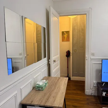 Quiet & Bright In Appartement Paris
